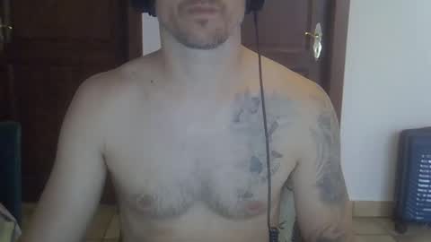 Snapshot of veryhotpervert chatting on May 26, 7:15 am veryhotpervert online show from May 26, 7:15 am
