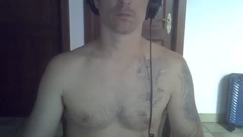 Snapshot of veryhotpervert chatting on June 23, 3:43 pm veryhotpervert online show from June 23, 3:43 pm