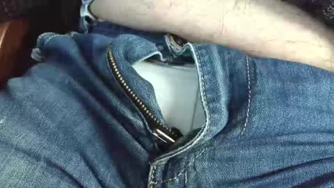 Erik online show from November 28, 8:17 am