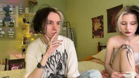 veryraretwins online show from September 17, 6:15 am