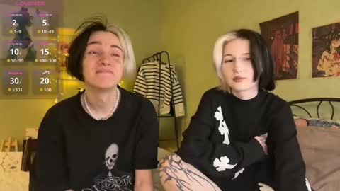 veryraretwins online show from October 10, 9:47 pm