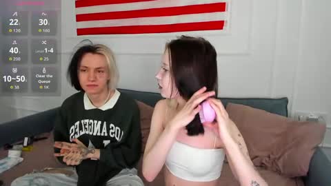 veryraretwins online show from June 7, 4:49 am