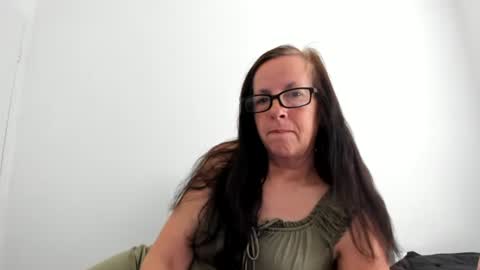 Snapshot of verysassypeachgoddess chatting on April 6, 2:07 pm verysassypeachgoddess online show from April 6, 2:07 pm
