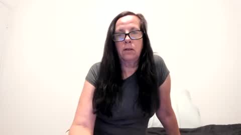 Snapshot of verysassypeachgoddess chatting on April 8, 3:06 am verysassypeachgoddess online show from April 8, 3:06 am