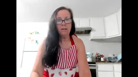 Snapshot of verysassypeachgoddess chatting on April 27, 2:37 pm verysassypeachgoddess online show from April 27, 2:37 pm