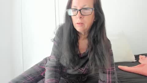 Snapshot of verysassypeachgoddess chatting on May 4, 12:45 pm verysassypeachgoddess online show from May 4, 12:45 pm