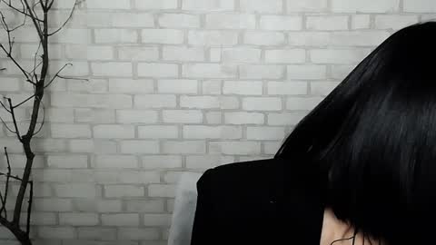 Ana online show from December 12, 8:25 am