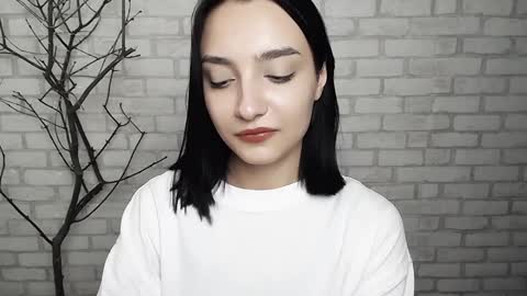 Ana online show from February 7, 4:14 pm