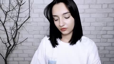 Ana online show from March 6, 2:29 pm