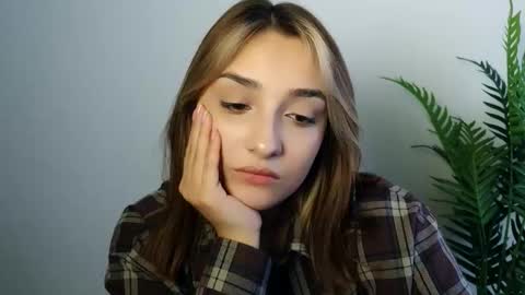 Ana online show from March 18, 1:14 pm