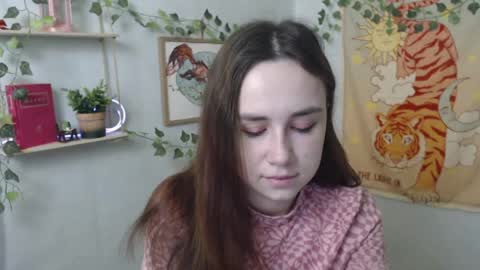 veryveryvery_shy online show from April 6, 5:19 am