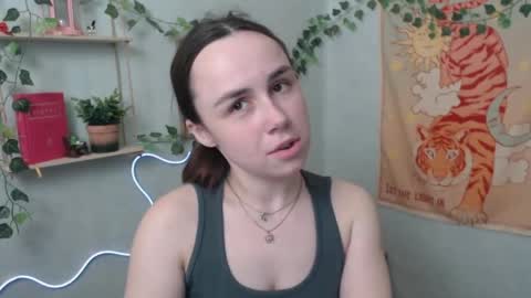 veryveryvery_shy online show from April 16, 5:47 pm