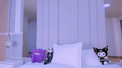 Vesper Velvet  online show from July 25, 1:08 pm