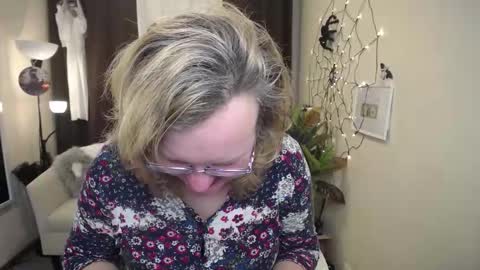 vestawoody online show from October 31, 7:09 am