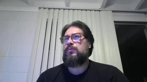 Snapshot of vesturelove chatting on October 4, 5:05 am vesturelove online show from October 4, 5:05 am