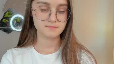 Snapshot of veta_cute chatting on July 12, 8:27 am Emma Sofa online show from July 12, 8:27 am