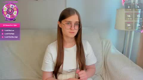 Snapshot of veta_cute chatting on July 20, 2:52 pm Emma Sofa online show from July 20, 2:52 pm