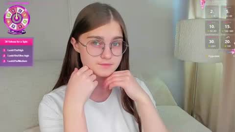 Snapshot of veta_cute chatting on July 26, 2:02 pm Emma Sofa online show from July 26, 2:02 pm