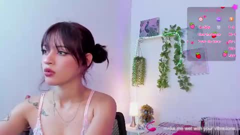 Snapshot of vexa_rosie chatting on June 27, 5:34 am hi im vexa online show from June 27, 5:34 am