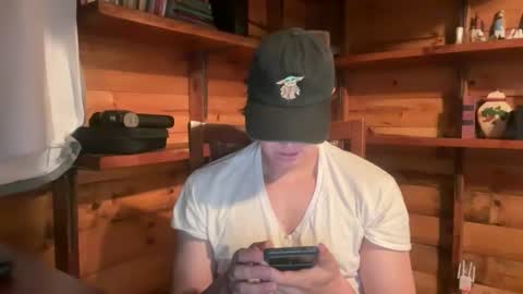 Snapshot of vexelgain chatting on December 17, 3:12 am HendasWerout online show from December 17, 3:12 am