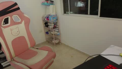 Sofa  online show from April 9, 1:05 am