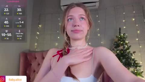 Snapshot of vi__sky chatting on January 6, 5:22 am Alice please dont forget to thumbs up me online show from January 6, 5:22 am