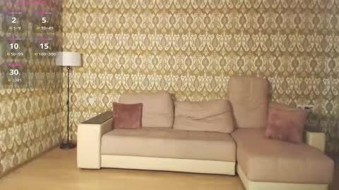 vi_luxxxy online show from April 24, 2:47 am