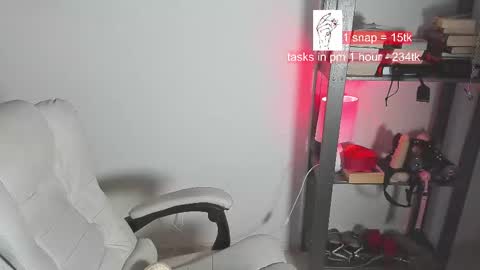 Snapshot of vi_vikkk chatting on February 21, 11:44 am VIKA online show from February 21, 11:44 am