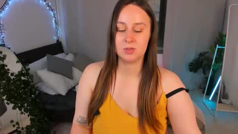 Camilla online show from September 19, 5:13 pm