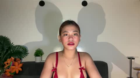 via_olala online show from November 3, 7:15 pm