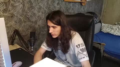 Snapshot of vialeras chatting on December 5, 6:54 am vialeras online show from December 5, 6:54 am