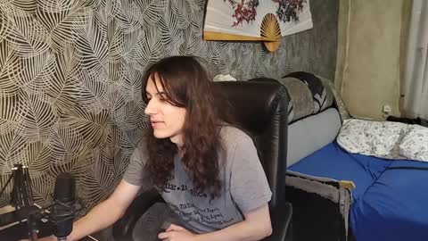 Snapshot of vialeras chatting on December 6, 12:56 am vialeras online show from December 6, 12:56 am