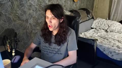 Snapshot of vialeras chatting on December 8, 1:35 am vialeras online show from December 8, 1:35 am