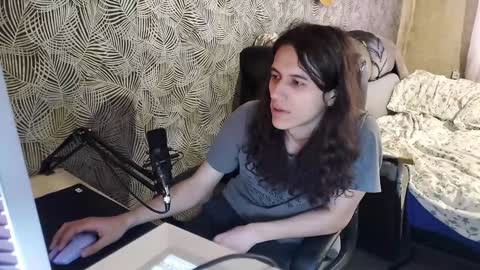 Snapshot of vialeras chatting on December 8, 4:35 am vialeras online show from December 8, 4:35 am