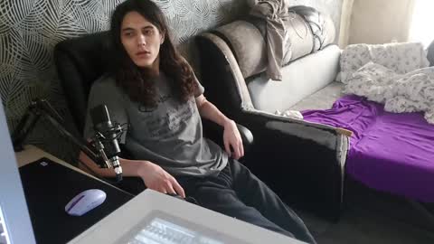 Snapshot of vialeras chatting on December 16, 8:31 am vialeras online show from December 16, 8:31 am