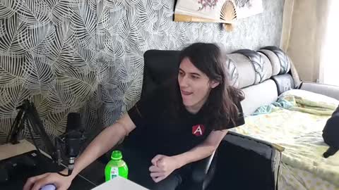 Snapshot of vialeras chatting on December 31, 5:33 am vialeras online show from December 31, 5:33 am