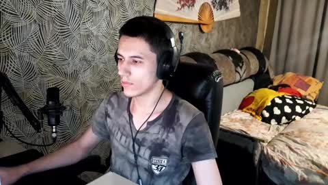 Snapshot of vialeras chatting on February 7, 7:06 pm vialeras online show from February 7, 7:06 pm