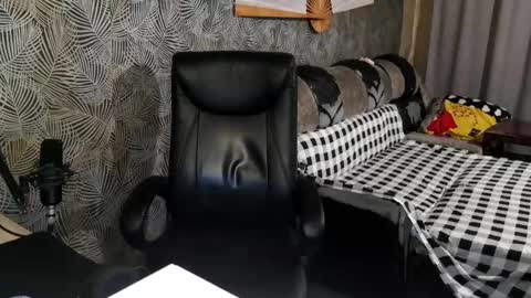 Snapshot of vialeras chatting on February 10, 12:30 am vialeras online show from February 10, 12:30 am