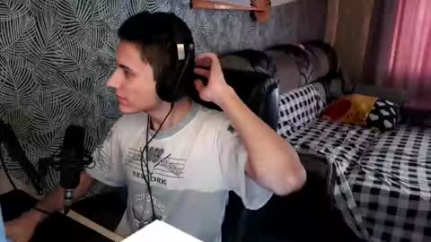 Snapshot of vialeras chatting on February 13, 10:34 am vialeras online show from February 13, 10:34 am