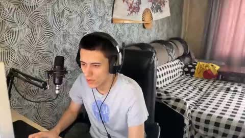 Snapshot of vialeras chatting on February 14, 6:56 am vialeras online show from February 14, 6:56 am