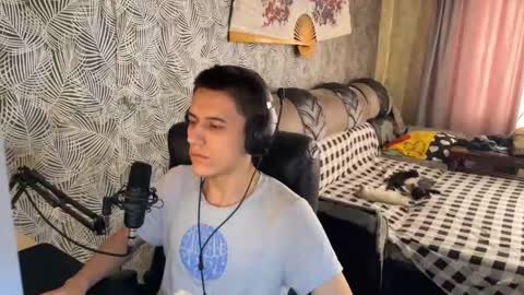 Snapshot of vialeras chatting on February 16, 5:26 am vialeras online show from February 16, 5:26 am