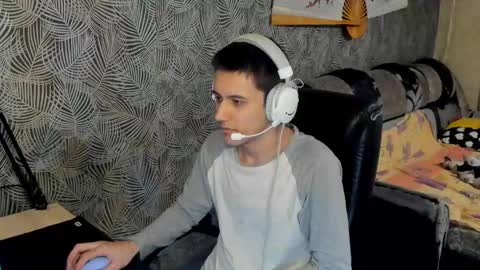 Snapshot of vialeras chatting on February 28, 1:47 pm vialeras online show from February 28, 1:47 pm