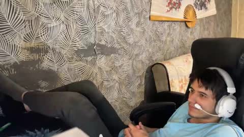 Snapshot of vialeras chatting on September 15, 12:38 pm vialeras online show from September 15, 12:38 pm