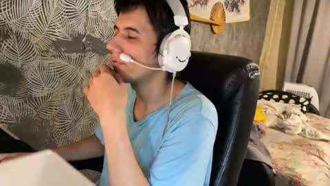 Snapshot of vialeras chatting on September 16, 12:44 am vialeras online show from September 16, 12:44 am