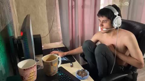 Snapshot of vialeras chatting on October 1, 5:24 am vialeras online show from October 1, 5:24 am