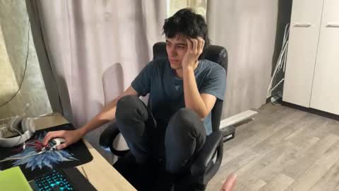 Snapshot of vialeras chatting on October 6, 11:18 am vialeras online show from October 6, 11:18 am