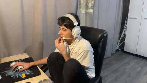 Snapshot of vialeras chatting on October 20, 4:51 pm vialeras online show from October 20, 4:51 pm