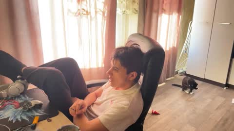 Snapshot of vialeras chatting on October 21, 6:47 am vialeras online show from October 21, 6:47 am