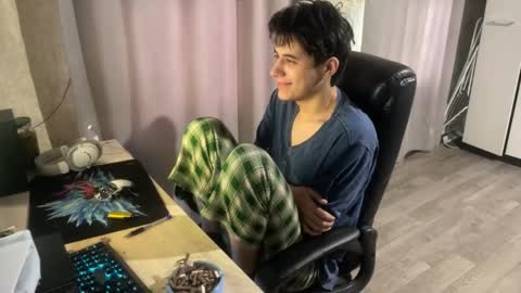 Snapshot of vialeras chatting on November 3, 6:25 am vialeras online show from November 3, 6:25 am