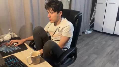 Snapshot of vialeras chatting on November 6, 7:59 pm vialeras online show from November 6, 7:59 pm